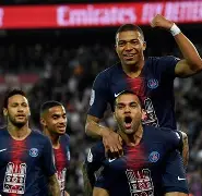 摩纳哥法甲击败尼斯本耶德尔抽射破门(摩纳哥法甲夺冠阵容照片)